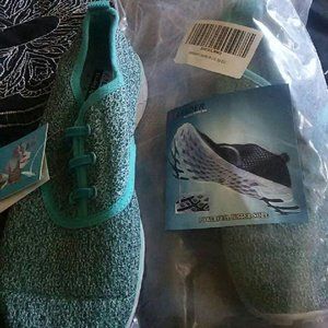 Woman's Aqua Shoes